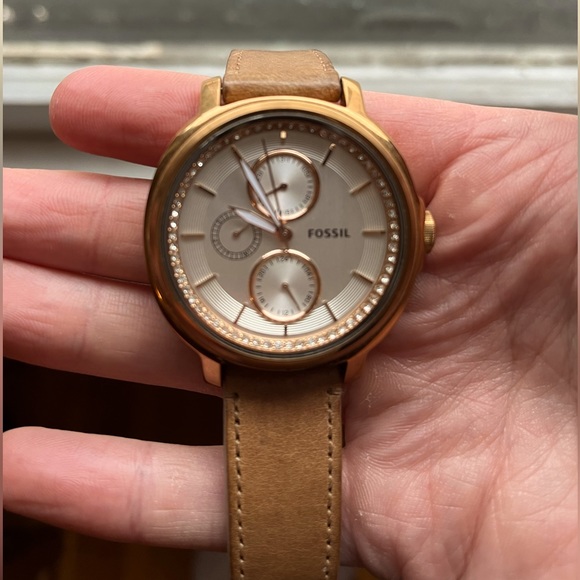 Fossil Watch - Picture 3 of 3